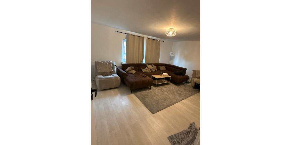 Erdgeschoßwohnung Sandhausen - 3 Zimmer, 81 m&sup2;, 1.550&euro; | Angebot:25809968