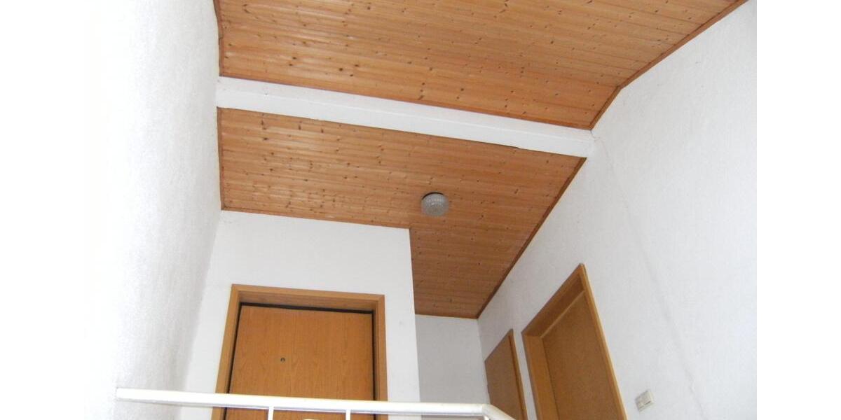 Dachgeschoßwohnung Reichenbach im Vogtland - 2 Zimmer, 51 m&sup2;, 230&euro; | Angebot:24617842