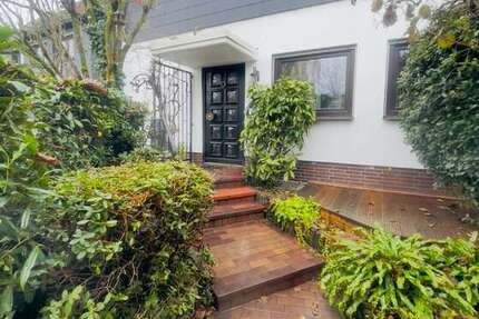 Haus zum Mieten in Eschborn 2.500 € 120.4 m² 4 zimmer