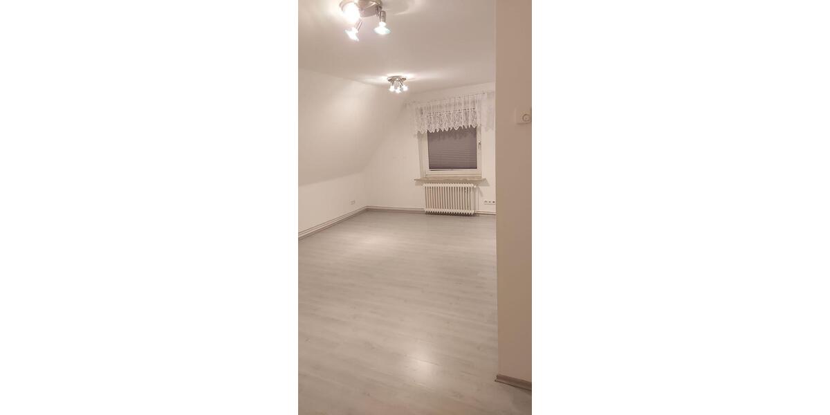 Dachgeschoßwohnung Wanna - 2.5 Zimmer, 65 m&sup2;, 700&euro; | Angebot:24950784