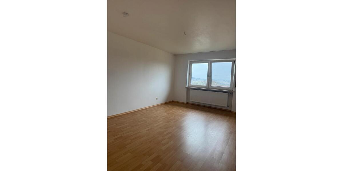 Erdgeschoßwohnung Furth im Wald - 4 Zimmer, 135 m&sup2;, 990&euro; | Angebot:24995884