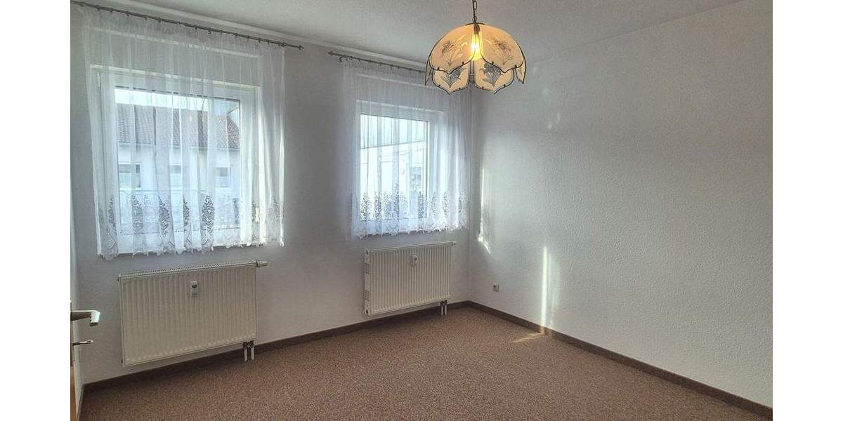 Etagenwohnung Döbeln Sörmitz - 2 Zimmer, 52 m&sup2;, 360&euro; | Angebot:25743305