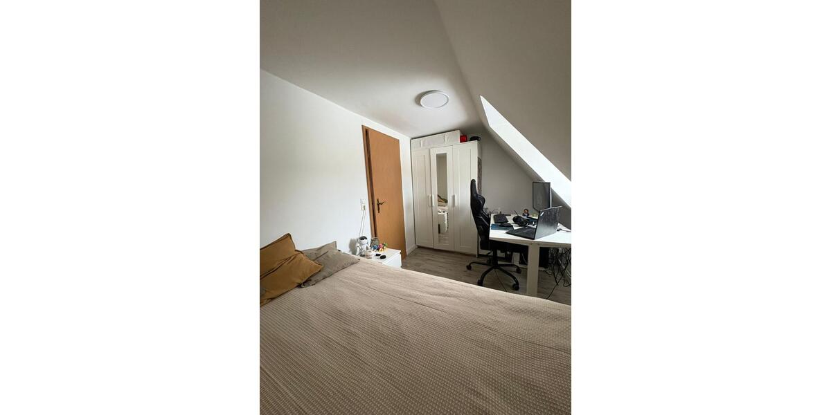 Dachgeschoßwohnung Tasdorf - 1.5 Zimmer, 28 m&sup2;, 300&euro; | Angebot:24455904