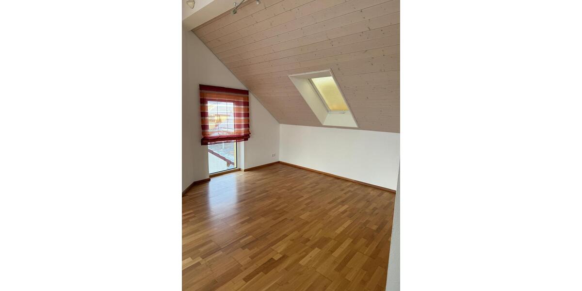 Dachgeschoßwohnung Crailsheim - 2 Zimmer, 96 m&sup2;, 950&euro; | Angebot:23739443