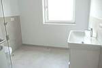**ERSTBEZUG - Moderne 2-Zi-EG-Whg mit Terrasse und kleiner Gartenfläche** 2 zimmer