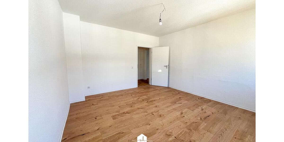 Dachgeschoßwohnung Greiz - 4 Zimmer, 83 m&sup2;, 480&euro; | Angebot:26476621