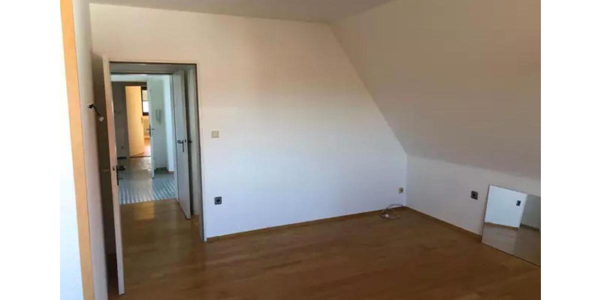 Dachgeschoßwohnung Zapfendorf - 2.5 Zimmer, 75 m&sup2;, 590&euro; | Angebot:25022756
