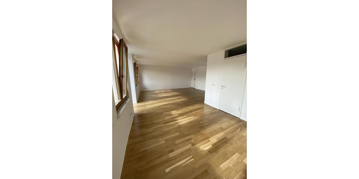 Etagenwohnung Erfurt - 3 Zimmer, 110 m&sup2;, 1.215&euro; | Angebot:25750358