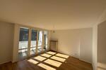 ACHTUNG: Tolle RENOVIERTE 4 Zimmer Wohnung mit Balkon!!