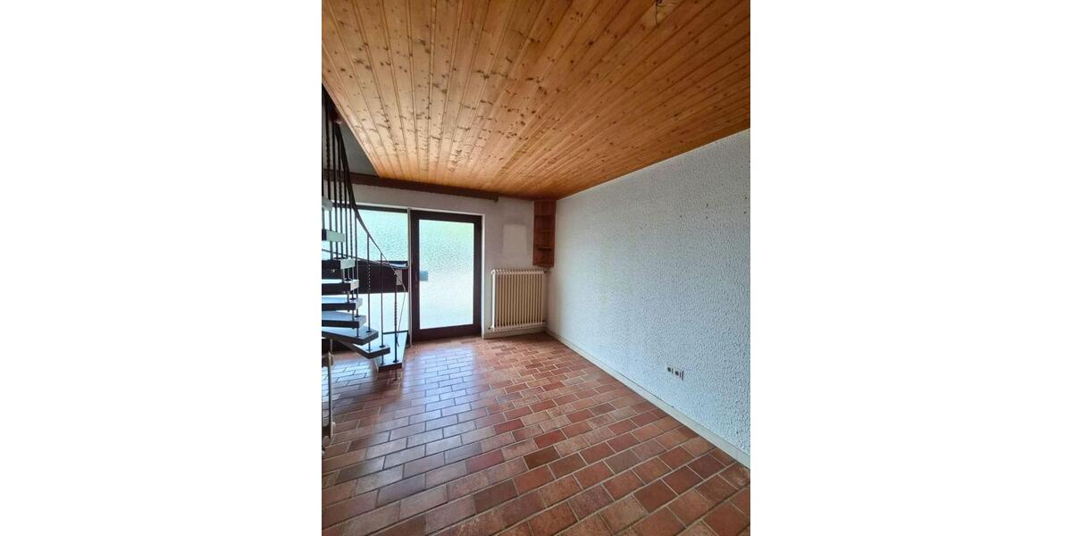 Etagenwohnung Sinsheim - 6 Zimmer, 190 m&sup2;, 1.300&euro; | Angebot:26566841