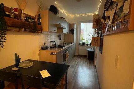 Schönes WG Zimmer in zentraler Lage 1 zimmer