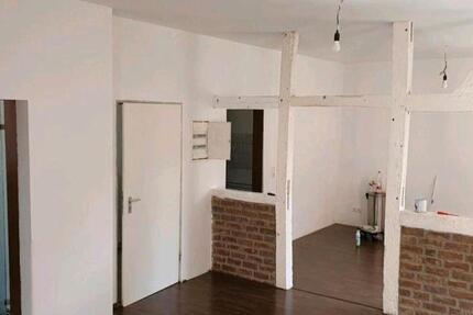 Wohnung zu vermiete, 1OG ab 01.12 ,02.01.möglich sonnst 01.02.26 zimmer