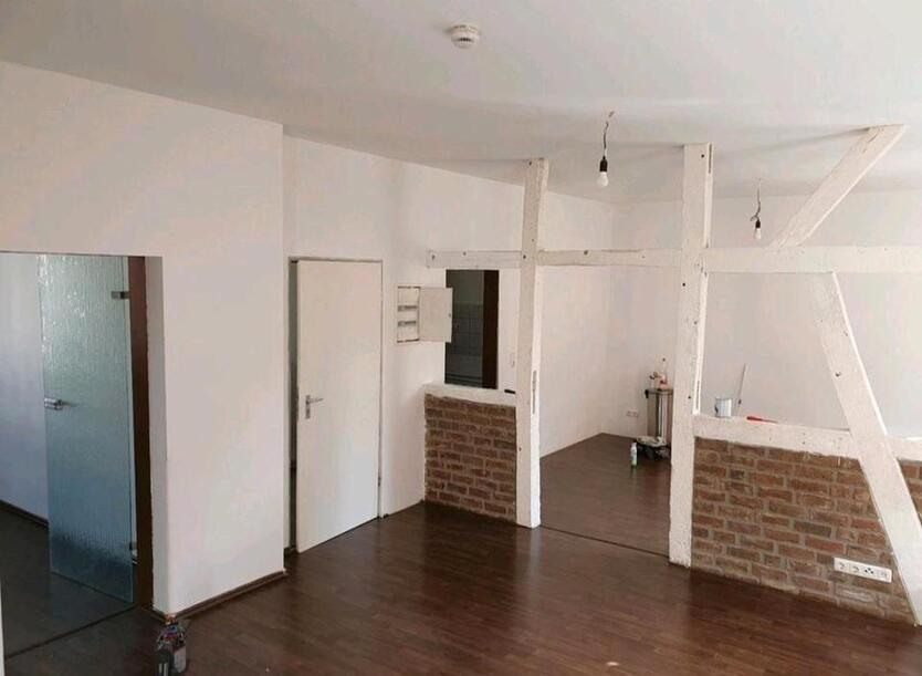 Wohnung zu vermiete, 1OG ab 01.12 ,02.01.möglich sonnst 01.02.26 zimmer