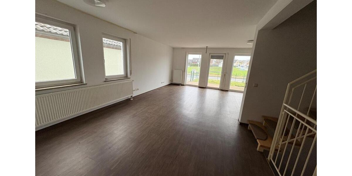 Doppelhaushälfte Weiden in der Oberpfalz - 5 Zimmer, 135 m&sup2;, 1.800&euro; | Angebot:25150280