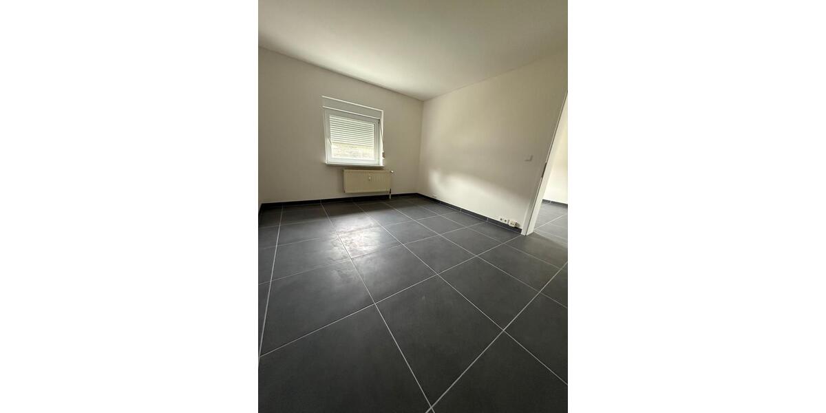 Erdgeschoßwohnung Völklingen - 3 Zimmer, 100 m&sup2;, 850&euro; | Angebot:25539811