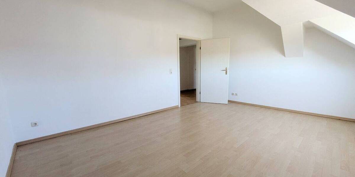 Etagenwohnung Zwickau Innenstadt - 2 Zimmer, 64 m&sup2;, 385&euro; | Angebot:26189805