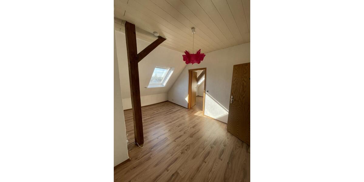 Dachgeschoßwohnung Herne - 9 Zimmer, 180 m&sup2;, 1.530&euro; | Angebot:26126992