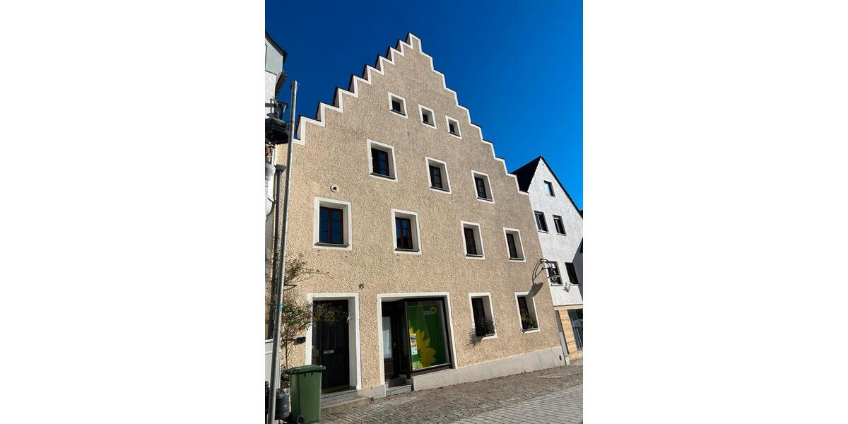 Etagenwohnung Schwandorf - 3 Zimmer, 96 m&sup2;, 1.050&euro; | Angebot:25305103