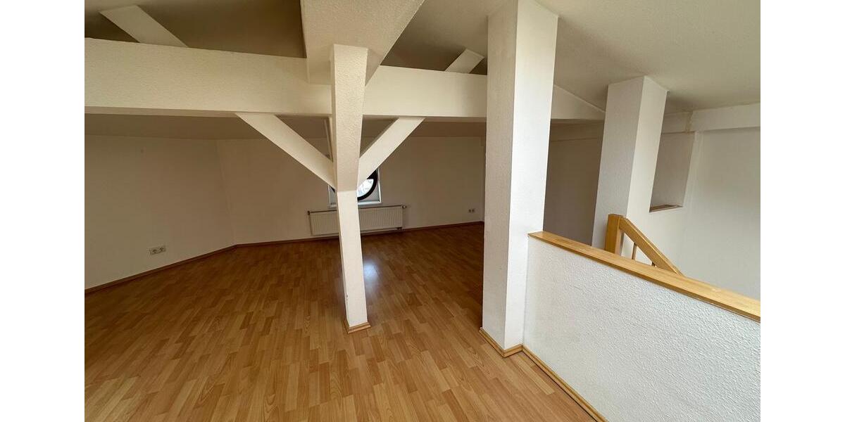 Dachgeschoßwohnung Altenburg - 3 Zimmer, 106 m&sup2;, 636&euro; | Angebot:25999858