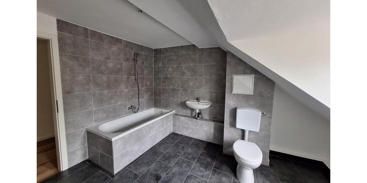 Dachgeschoßwohnung Freiberg - 2 Zimmer, 50 m&sup2;, 350&euro; | Angebot:26354998