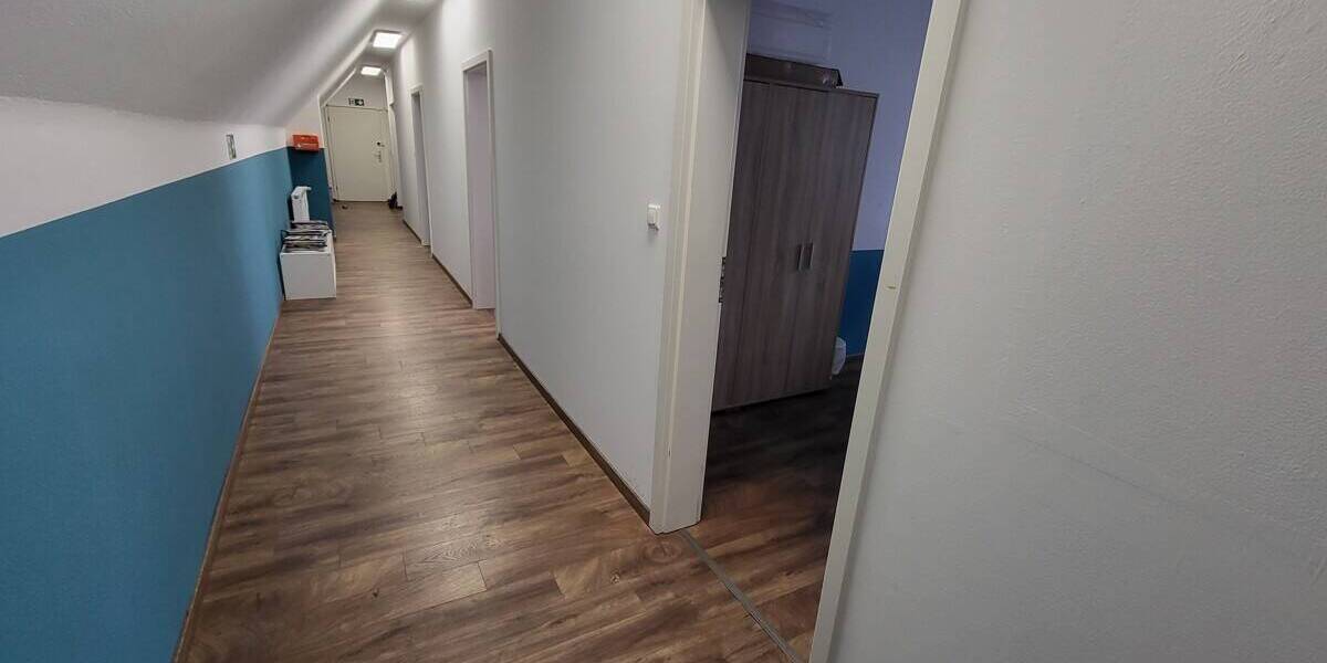 Gewerbeobjekt Lübeck / Sankt Lorenz Nord St. Lorenz Nord - 4 Zimmer, 172 m&sup2;, 950&euro; | Angebot:25670271