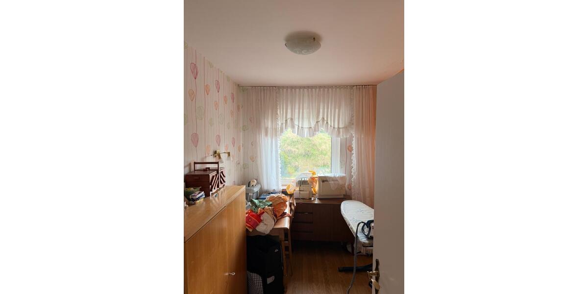Erdgeschoßwohnung Großalmerode - 7 Zimmer, 141 m&sup2;, 1.100&euro; | Angebot:26535603