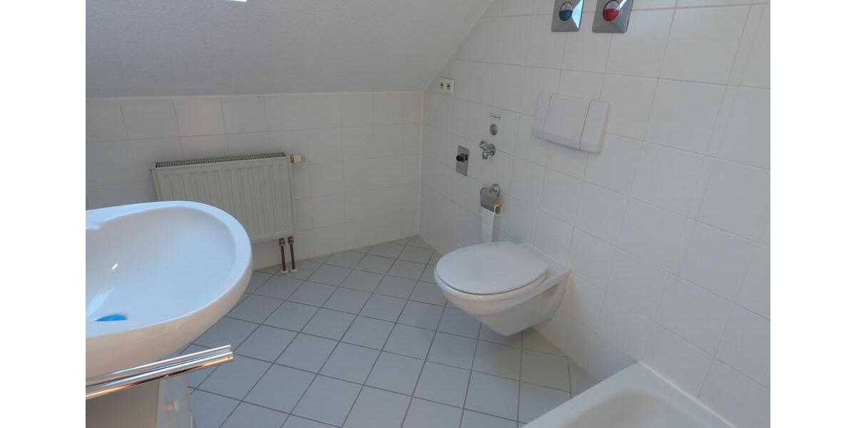 Dachgeschoßwohnung Bad Camberg - 2 Zimmer, 74 m&sup2;, 890&euro; | Angebot:26688916