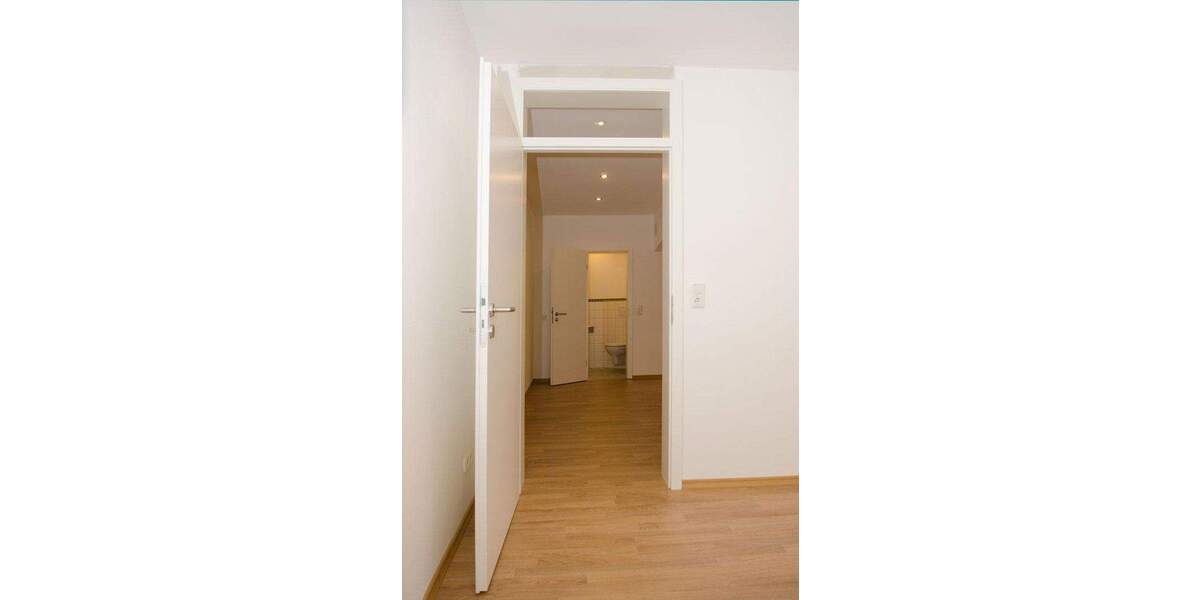 Schöne renovierte 2-Zi-Altbauwohnung und EBK in Bogen Zentrum 3 zimmer