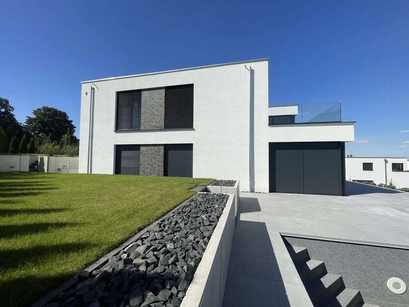 Luxus pur- Hochwertige Wohnung mit Pool, Aufzug und Einbauküche direkt am Zwenkauer See!