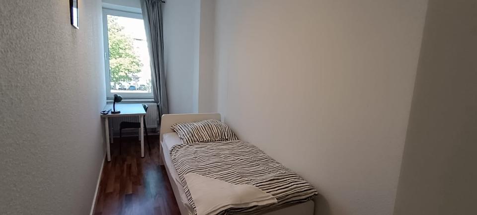 Wohnen auf Zeit Dortmund - 4 Zimmer, 9 m&sup2;, 350&euro; | Angebot:25270895