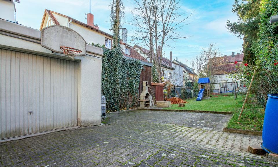 Gepflegte Renovierte Haus mit EBK, sonniger Garten und Balkon 6 zimmer