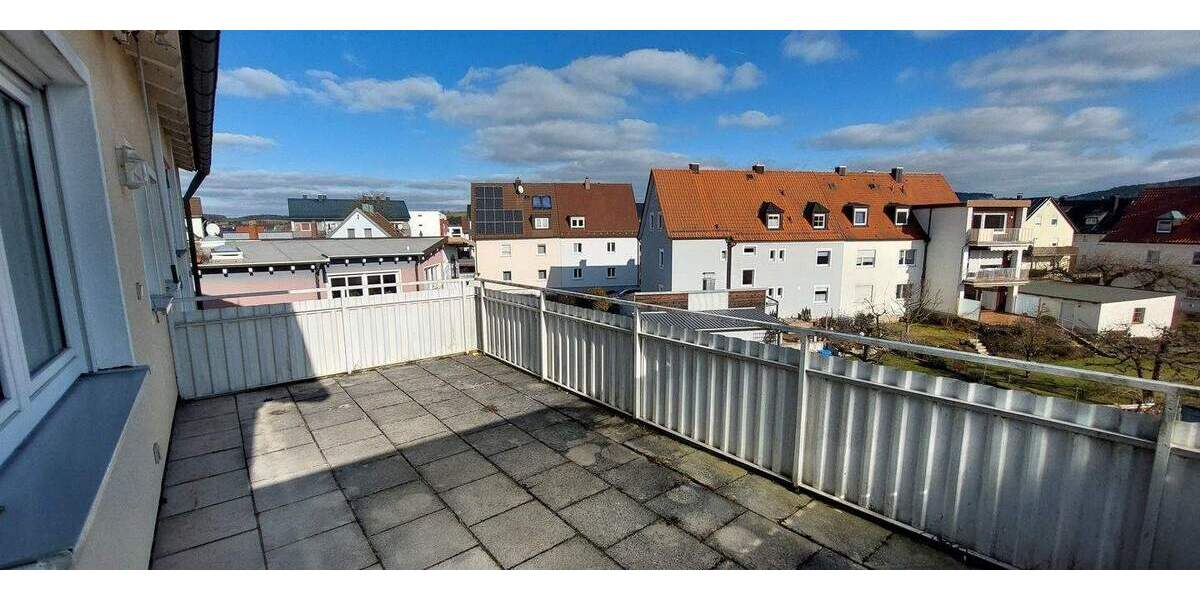 Etagenwohnung Weiden in der Oberpfalz Hammerweg - 3 Zimmer, 86 m&sup2;, 810&euro; | Angebot:25673597