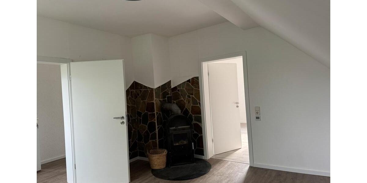 Dachgeschoßwohnung Reichshof - 2.5 Zimmer, 65 m&sup2;, 755&euro; | Angebot:23836678