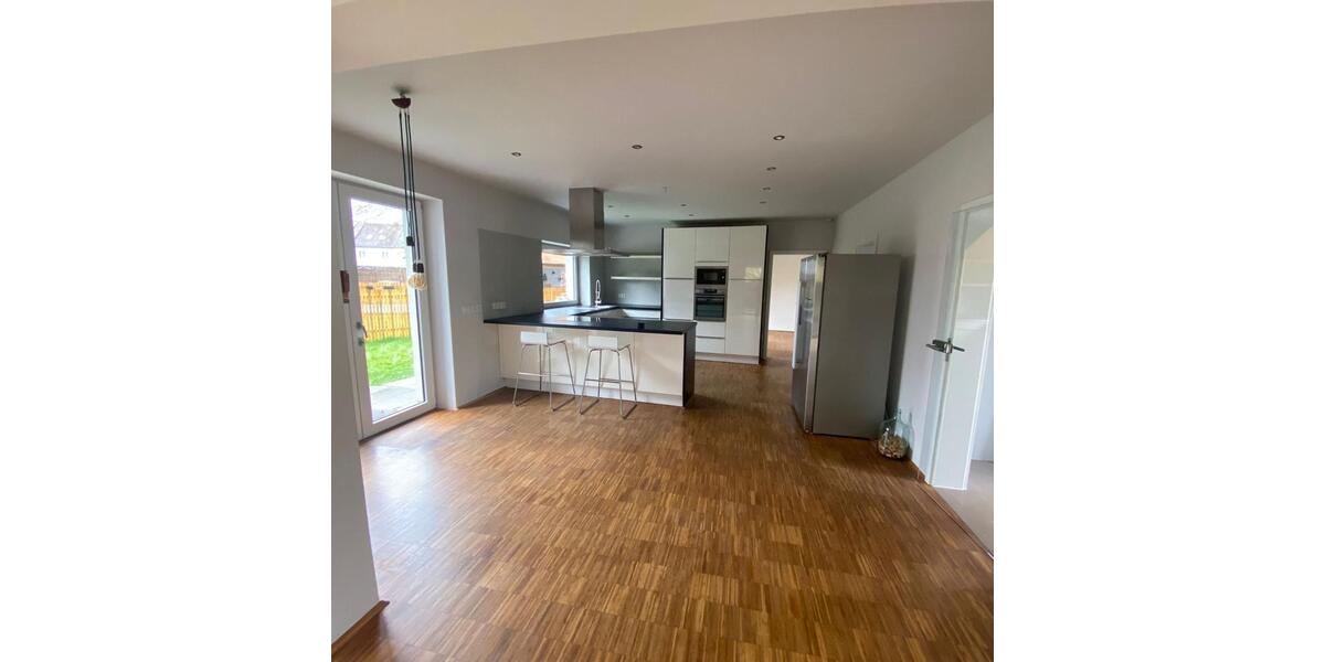 Schöne Doppelhaushälfte mit Garten in ruhiger Lage 4 zimmer