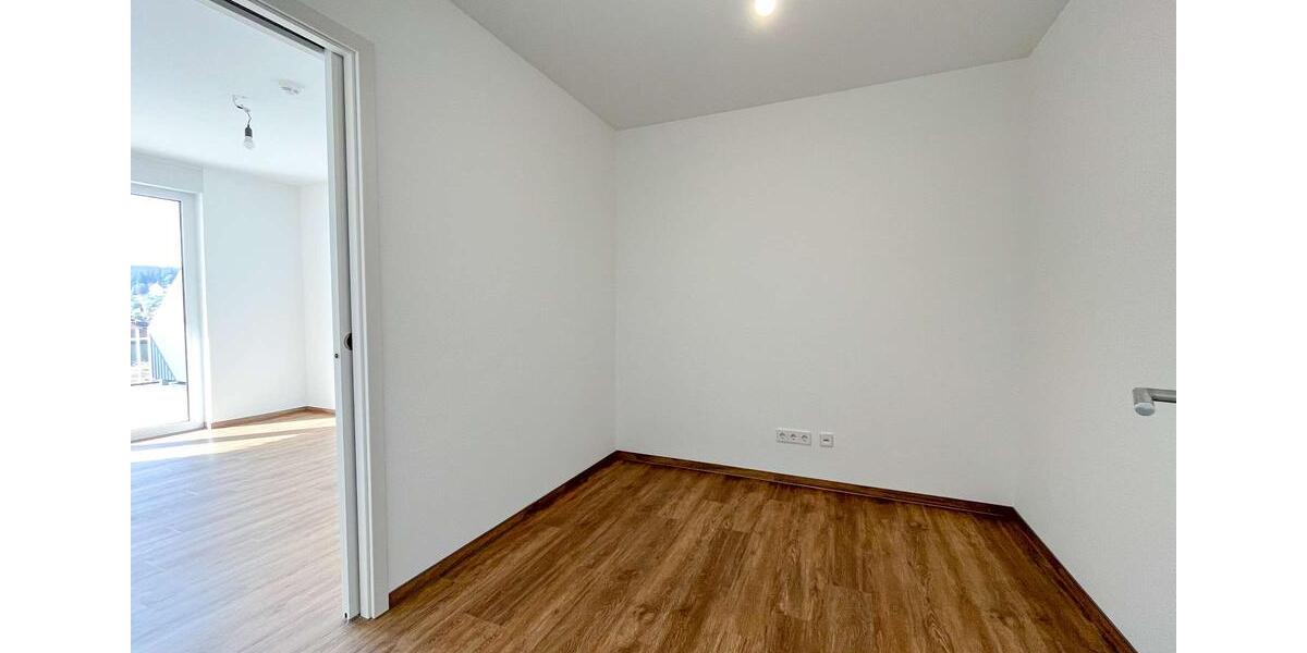 Etagenwohnung Freudenstadt - 2.5 Zimmer, 82 m&sup2;, 1.245&euro; | Angebot:26477072