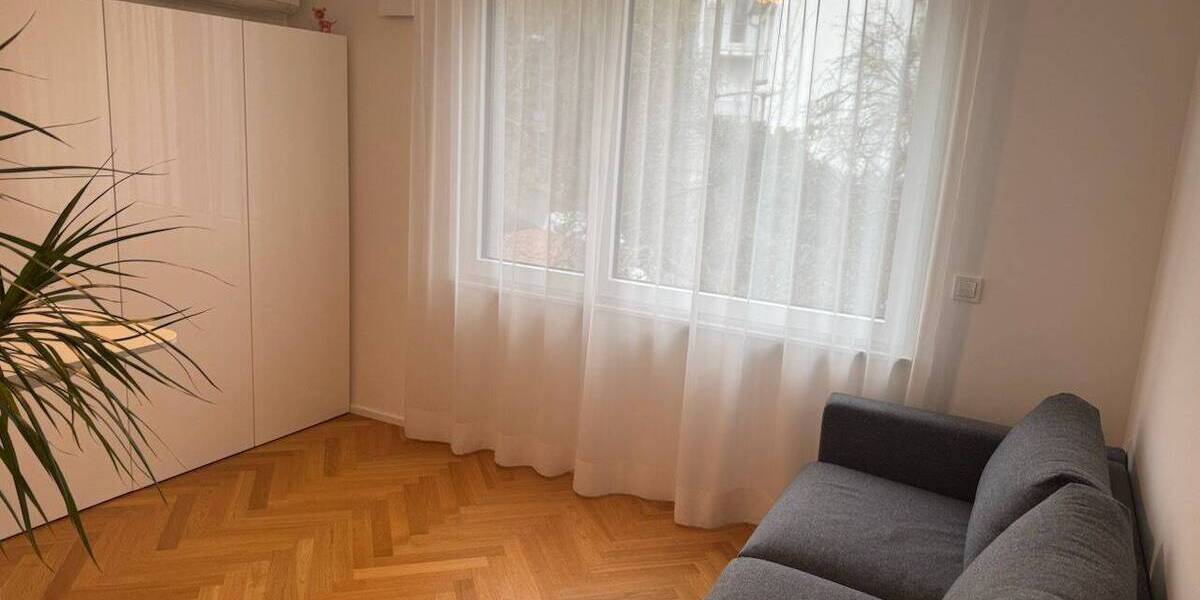 Etagenwohnung Stuttgart Uhlbach - 4 Zimmer, 126 m&sup2;, 2.100&euro; | Angebot:25971337