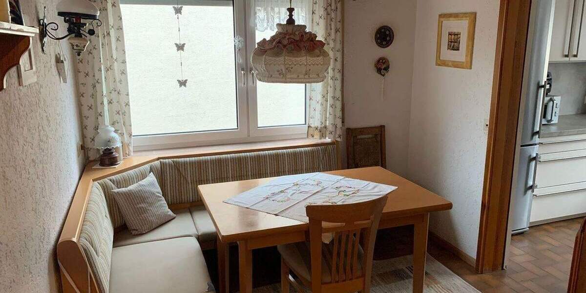 Etagenwohnung Freiburg im Breisgau St. Georgen - 4 Zimmer, 95 m&sup2;, 1.495&euro; | Angebot:25302794