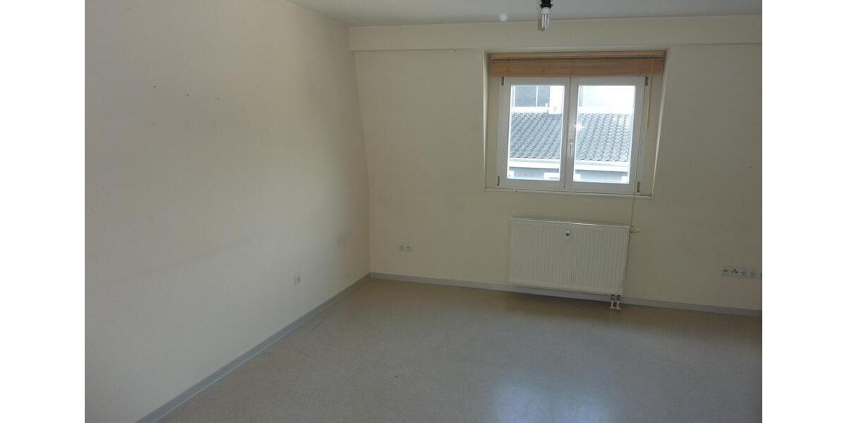 Etagenwohnung Trier - 3 Zimmer, 94 m&sup2;, 1.050&euro; | Angebot:26698656