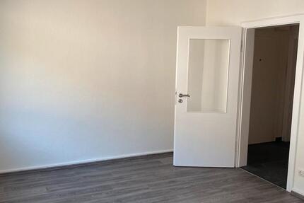 Schöne 2 12 Wohnung mit Balkon Nähe GerichtUniklinik 2 zimmer