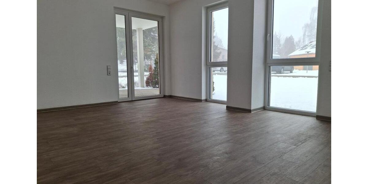 Erdgeschoßwohnung Zeitz - 2 Zimmer, 73 m&sup2;, 582&euro; | Angebot:25080979