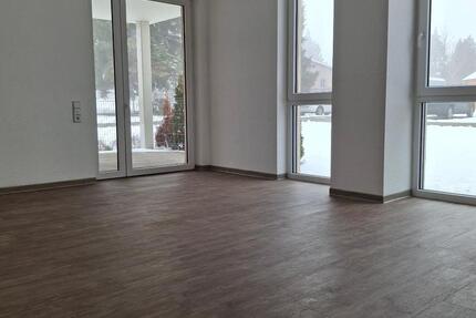 Wohnung Zeitz - 2 Zimmer, 73 m&sup2;, 582&euro; | Angebot:25080979
