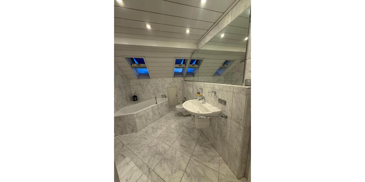 Großzügige 4 12 ZKB-Maisonette-Wohnung (ohne Balkon), Schwetzinger Strasse 4 zimmer