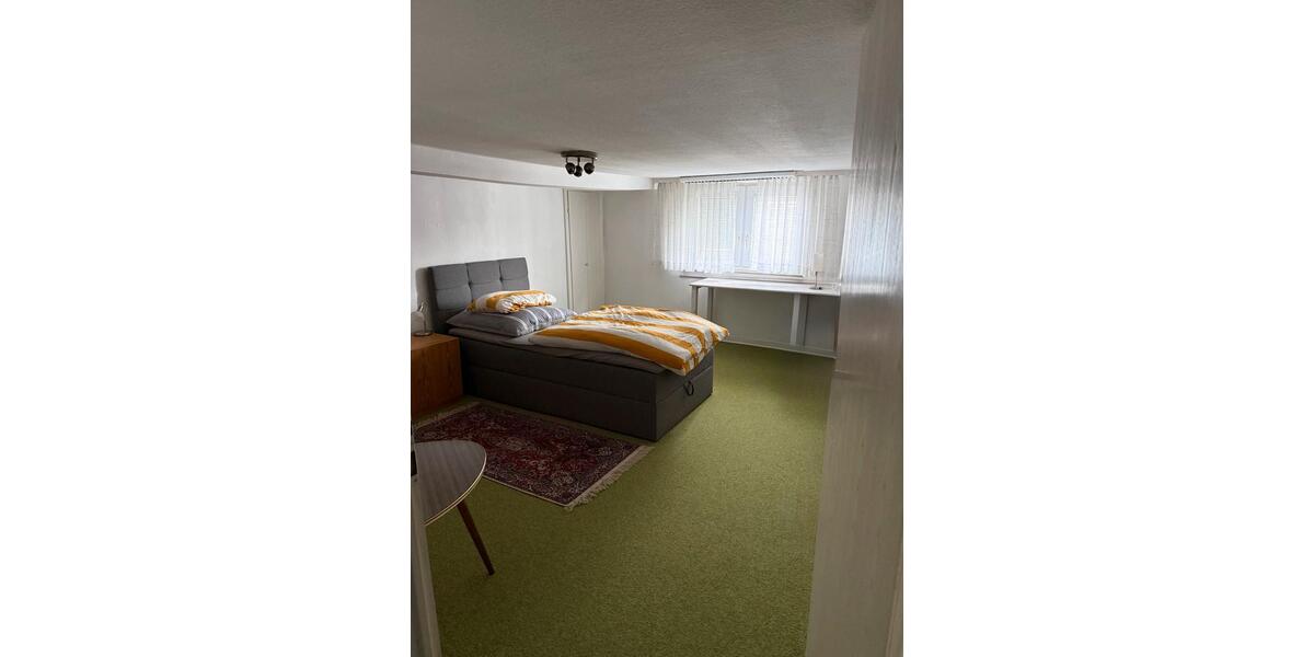 Etagenwohnung Neukirchen - 3 Zimmer, 230 m&sup2;, 800&euro; | Angebot:26413348