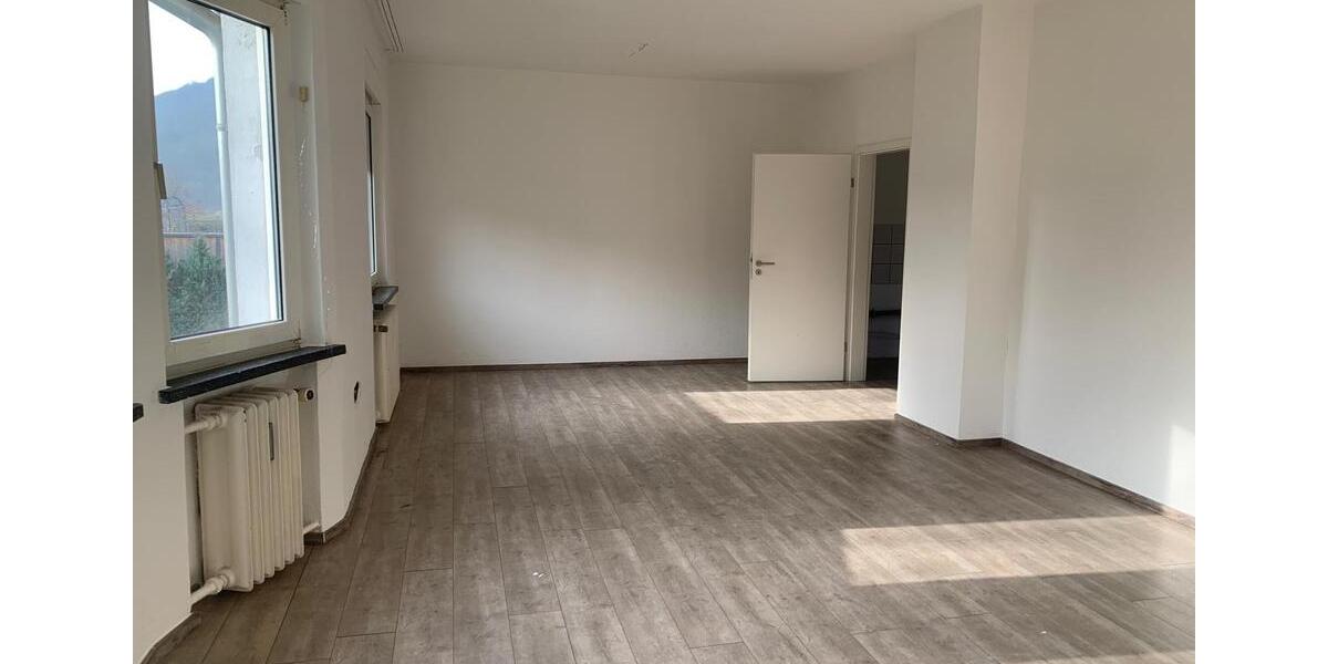 Etagenwohnung Porta Westfalica - 3 Zimmer, 83 m&sup2;, 650&euro; | Angebot:25433272