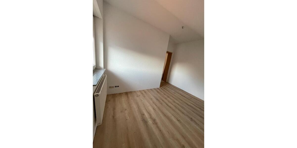 Etagenwohnung Limburg an der Lahn Eschhofen - 4 Zimmer, 135 m&sup2;, 1.350&euro; | Angebot:25297876