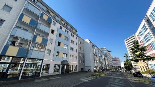 Ladenfläche neben dem Technischen Rathaus