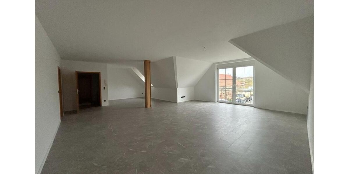 Etagenwohnung Querfurt - 3 Zimmer, 123 m&sup2;, 890&euro; | Angebot:25589515