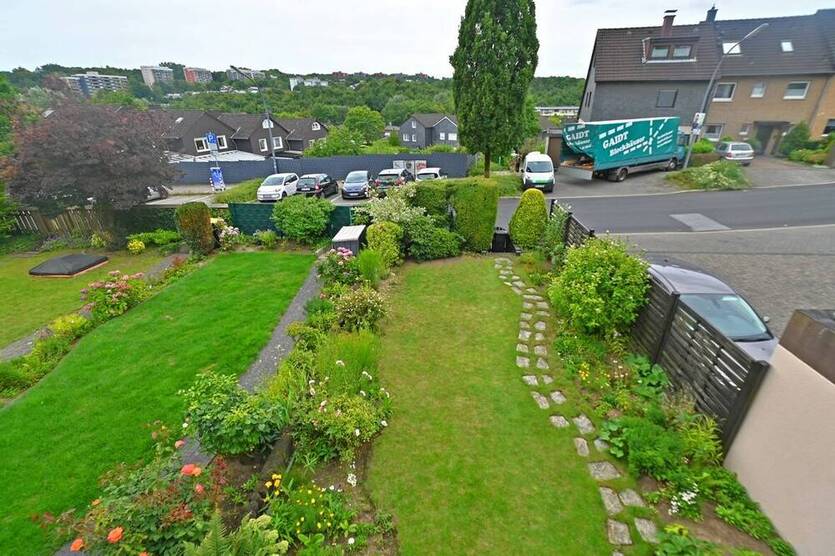Paradies für Kinder! Frisch renoviertes EFH mit Garten & Garage in Grünlage Velbert