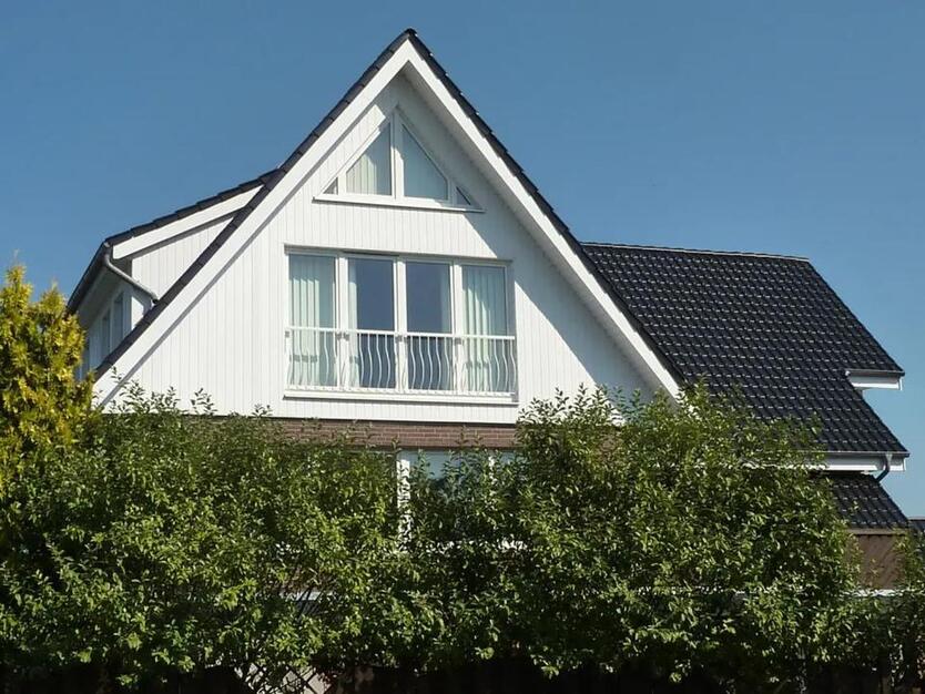 Schöne große DG Wohnung mit eigenem Eingang + großer Dachterrasse zimmer