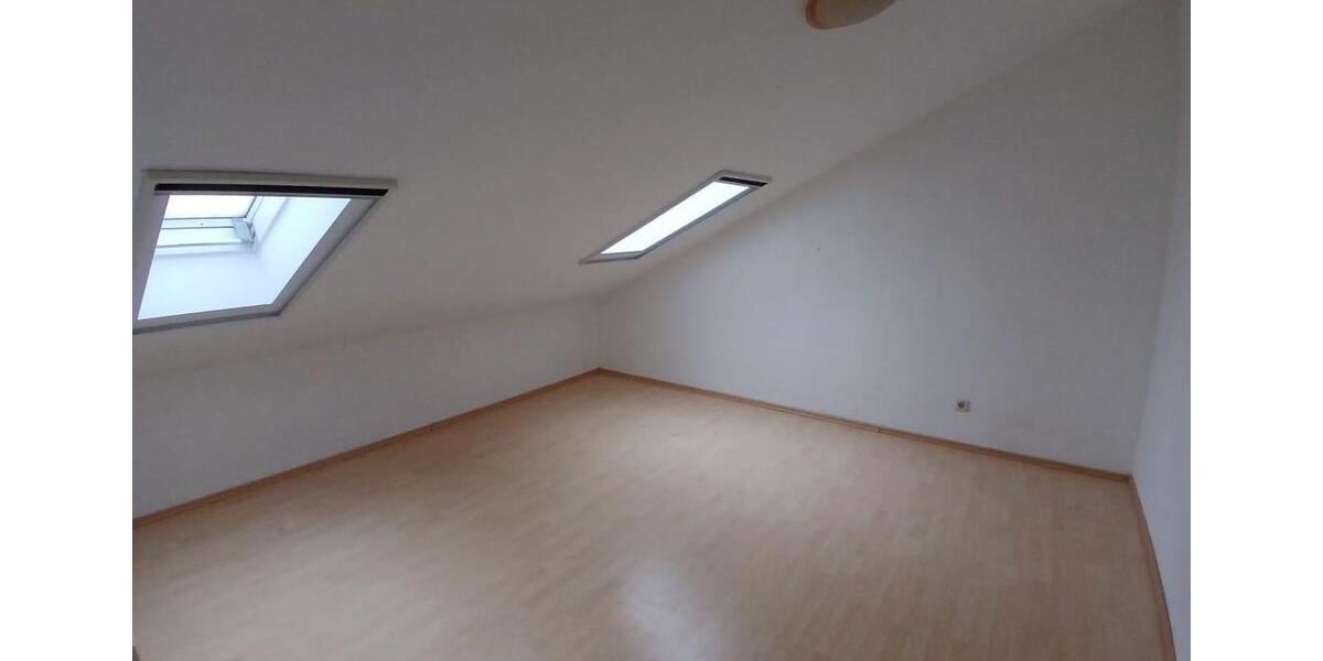 Dachgeschoßwohnung Lichtenfels - 4 Zimmer, 99 m&sup2;, 750&euro; | Angebot:24524275